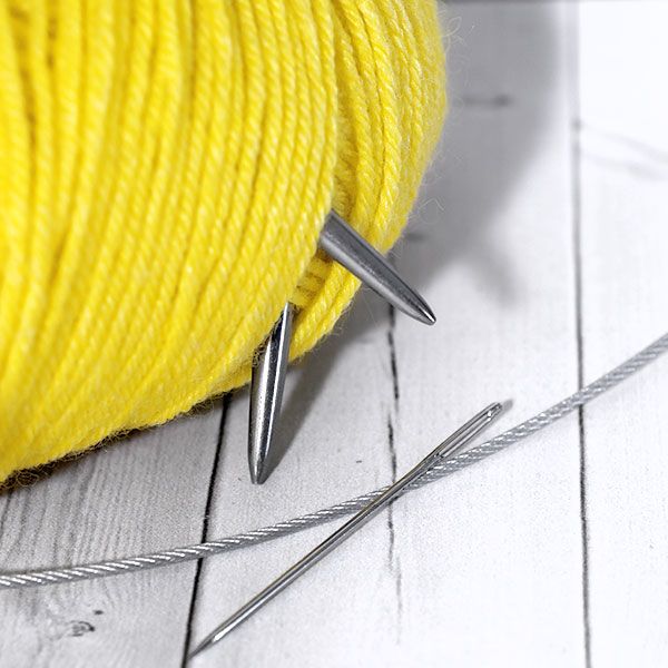knitting_needles_on_a_rope_odeon.jpg